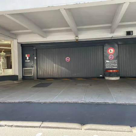 Holiday home La Maison Blatin - Parking